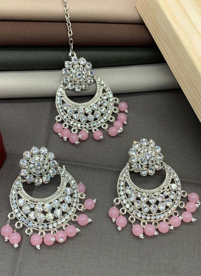 Light Pink Chandbali Design Earrings With Maang Tikka